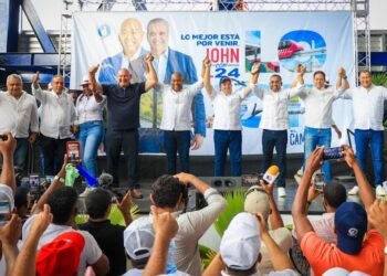 PRM juramenta en sus filas a John Anderson excandidato a senador de la Fuerza del Pueblo en Samaná
