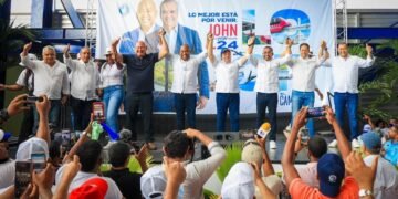 PRM juramenta en sus filas a John Anderson excandidato a senador de la Fuerza del Pueblo en Samaná