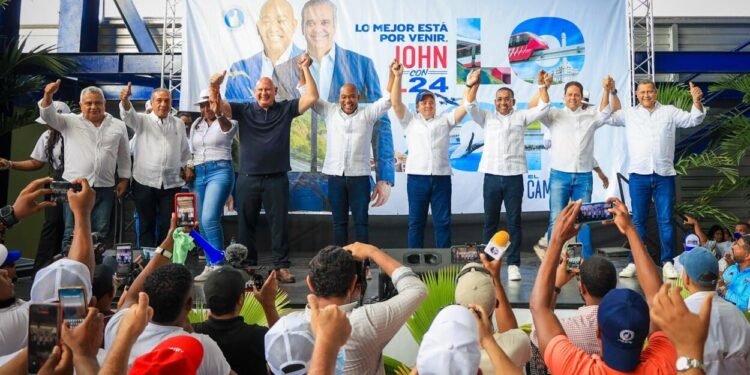 PRM juramenta en sus filas a John Anderson excandidato a senador de la Fuerza del Pueblo en Samaná