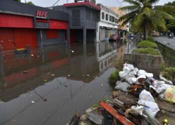 Se registran inundaciones en el Gran Santo Domingo, La Vega y Santiago