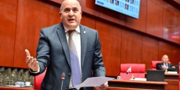 Senado aprueba en segunda lectura aumentar a dos años licencias de armas de fuego