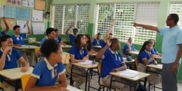 Solo docentes que cumplen con los requisitos ingresarán al sistema educativo