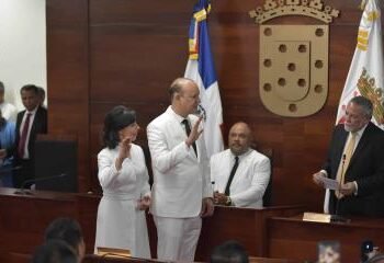 Ulises Rodríguez toma posesión como alcalde de Santiago de los Caballeros
