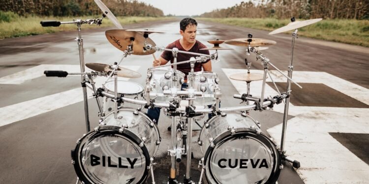 El baterista ecuatoriano Billy Cueva lanza su primer video solista “OK”
