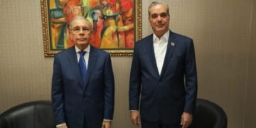 Abinader visita a Danilo Medina en la sede del PLD para abordar situación en Haití