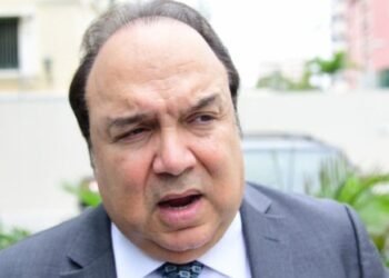 Vinicio Castillo advierte al PRM: “Si repiten errores del pasado, abren camino al regreso de Leonel ”