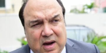 Vinicio Castillo advierte al PRM: “Si repiten errores del pasado, abren camino al regreso de Leonel ”