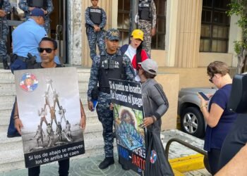 Palacio de Justicia DN fuertemente custodiado previo a coerción a Ángel Martínez