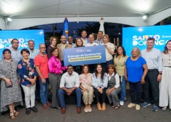 Alcaldía del DN ilumina a La Castellana como parte del programa Sectores Iluminados Más Seguros