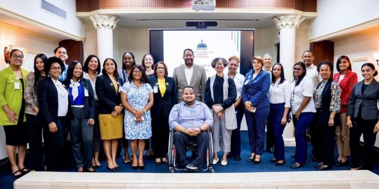 Colaboradores del Ministerio de Presidencia reciben capacitación del Conadis sobre el trato digno a personas con discapacidad