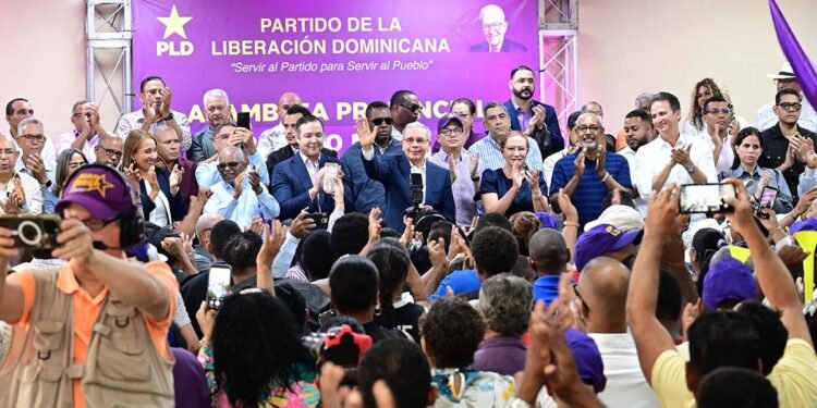 Danilo Medina en Puerto Plata: “Si ellos saben hacer oposición, que se quiten y nos dejen gobernar”