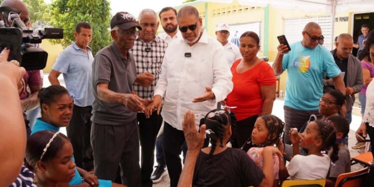 Desarrollo de la Comunidad realiza operativos simultáneos de jornada asistencial en Barahona