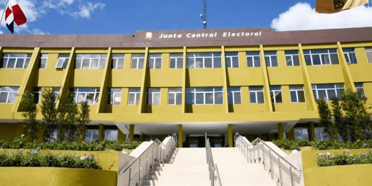 Desde hoy aumentan entre 17 % y 150 % servicios de la JCE en RD y el exterior