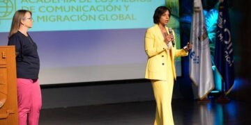 Docentes y periodistas refuerzan capacidades para combatir la desinformación sobre migración en República Dominicana