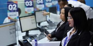 Instituciones públicas inician hoy su nuevo horario laboral escalonado