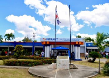 INTRANT aclara que no ha sido suspendido el proceso de licitación para la emisión de licencias de conducir
