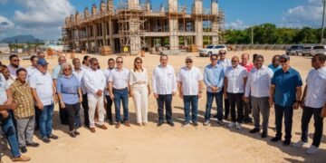 Paliza supervisa avances del nuevo Hospital Traumatológico de Sosúa