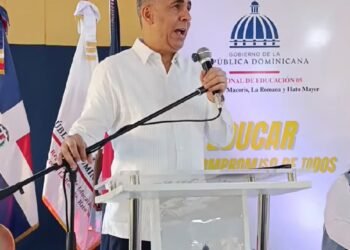 Nelson Arroyo Lidera la Apertura del Año Escolar 2025-2026 en San Pedro de Macorís