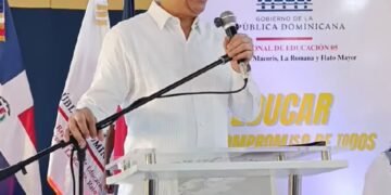 Nelson Arroyo Lidera la Apertura del Año Escolar 2025-2026 en San Pedro de Macorís