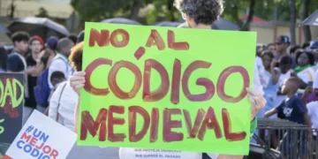 Convocan a “Gran Cacerolazo” en rechazo al nuevo Código Penal