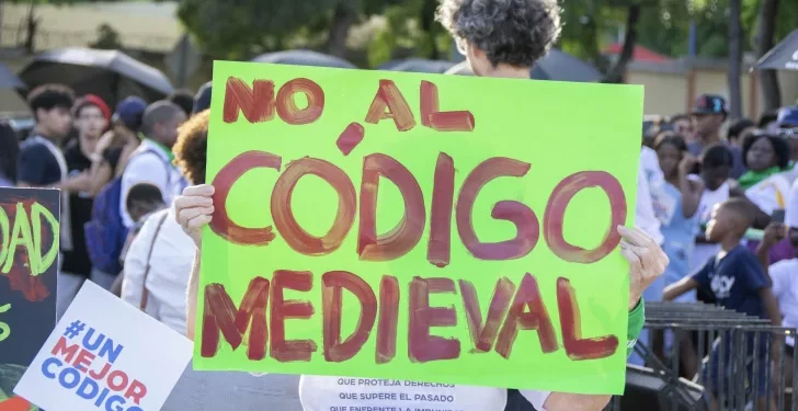 Convocan a “Gran Cacerolazo” en rechazo al nuevo Código Penal