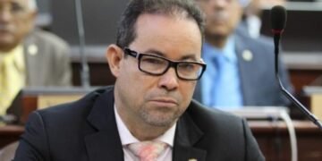 Diputado admite aprobación del Código Penal fue una decisión de cansancio y compromiso con el país