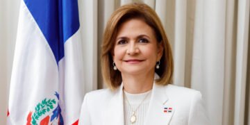 Raquel Peña inaugura moderno liceo en Tenares a horas de iniciar el año escolar
