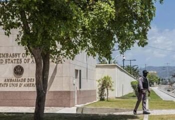 EE. UU. cierra su embajada en Haití tras tiroteos