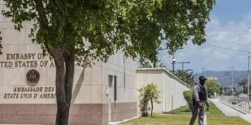 EE. UU. cierra su embajada en Haití tras tiroteos
