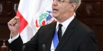 El presidente de la República, Luis Abinader, emitió el decreto 291-25 mediante el cual se designan varios nuevos funcionarios en consulados dominicanos en Estados Unidos y Europa