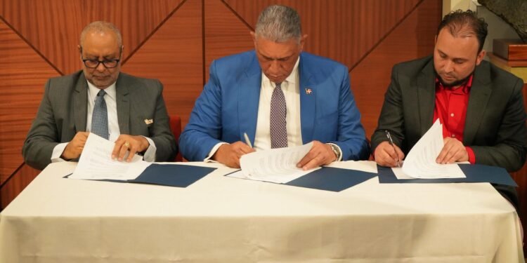 Firman acuerdos para profesionales y estudiantes dominicanos de ciencias de la salud