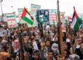 Los rebeldes hutíes reportaron que su primer ministro fue abatido en un ataque de Israel en la capital de Yemen