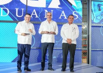 Presidente Abinader y Eduardo Sanz Lovatón inauguran en el AILA nueva terminal courier para manejo de mercancía comprada por internet