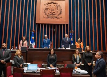 Senado aprueba proyecto que dispone instalación de fuentes de energía renovable en edificios