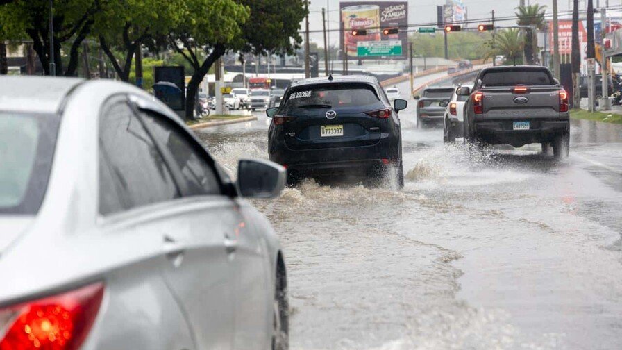 Meteorología advierte sobre fuertes lluvias e inundaciones para el fin de semana