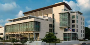 Tribunal impone medidas de coerción a docente por abuso sexual en el DN