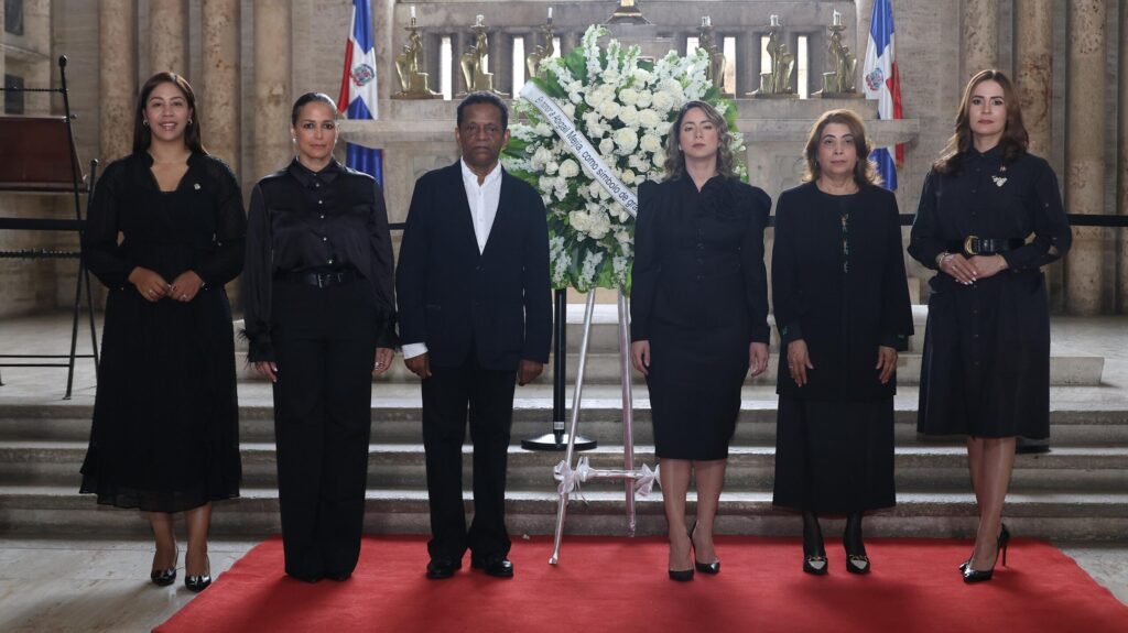 Ministerio de la Mujer y JCE honran a Abigail Mejía e inician