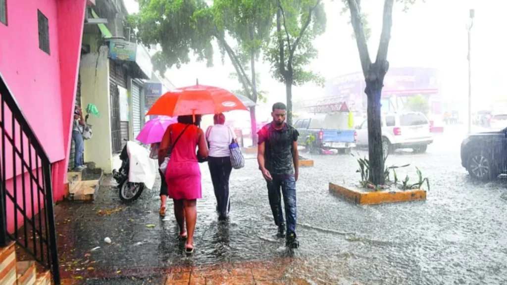 Débil vaguada provocará chubascos, tronadas y ráfagas de viento en varias provincias del país