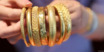 El oro toca nuevos máximos, cerca de los 4.400 dólares