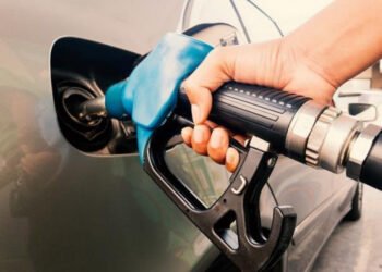 Gobierno congela los precios de los combustibles esenciales