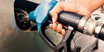 Gobierno congela los precios de los combustibles esenciales