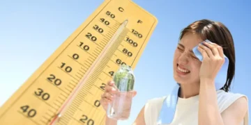 ¡A tomar mucho agua pa’ que no le de un soponcio! Seguirá el calor sofocante; prevén aguaceros dispersos en la tarde