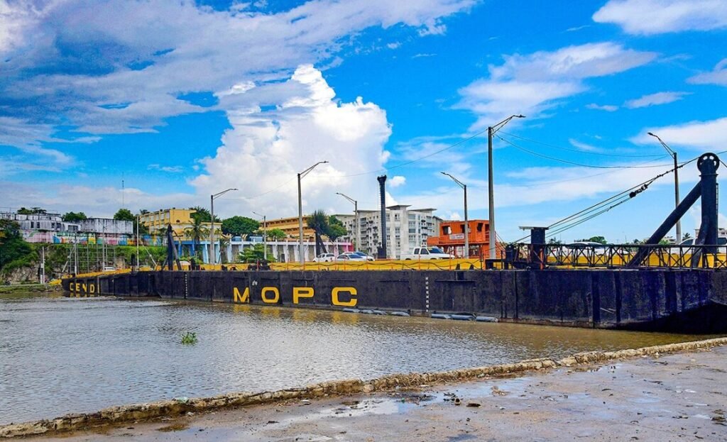 Puente Flotante sobre el río Ozama permanecerá cerrado este sábado por paso de embarcaciones