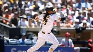 Fernando Tatis Jr. conecta su sexto cuadrangular de la temporada, pero Padres caen ante los Reales