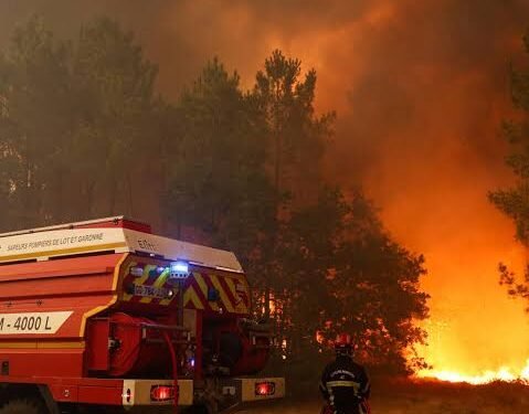 Incendios forestales azotan el sur de Europa y dejan cerca de 250 mil evacuados