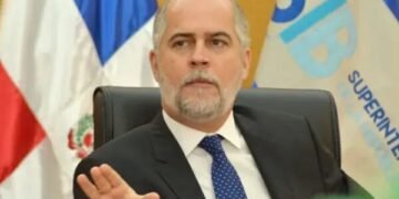 Alejandro Fernández renuncia a la Superintendencia de Bancos