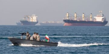 Irán niega exista un acuerdo para reabrir estrecho de Ormuz