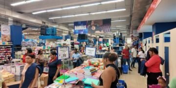 Padres denuncian alza precios de útiles escolares en la RD