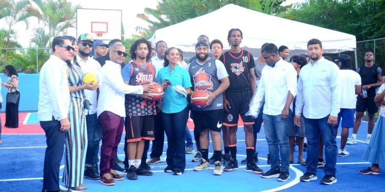 Alcaldía de SDN entrega obras deportivas remozadas durante “La Ruta Deportiva”