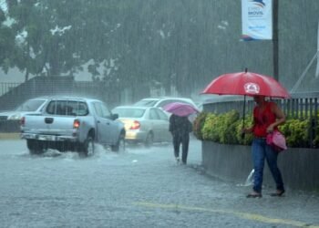 Onda tropical provoca lluvias y tormentas eléctricas hoy en RD